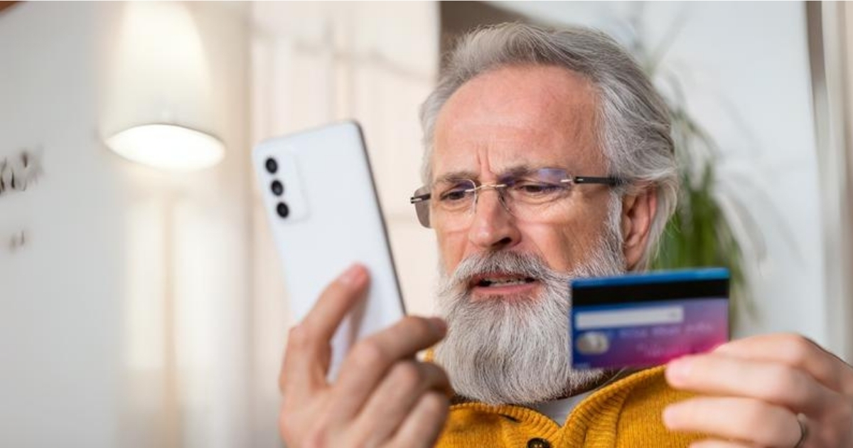 Trust but Verify: Balancing Hope and Caution in Online Dating