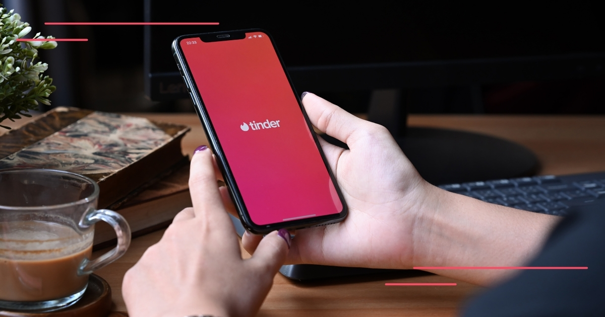 Does Tinder Work For Older Couples - Mature Singles Finding Love Are you looking to start dating again in your 50s? Discover the magic Tinder holds for mature couples and more in this blog! Continue reading here.