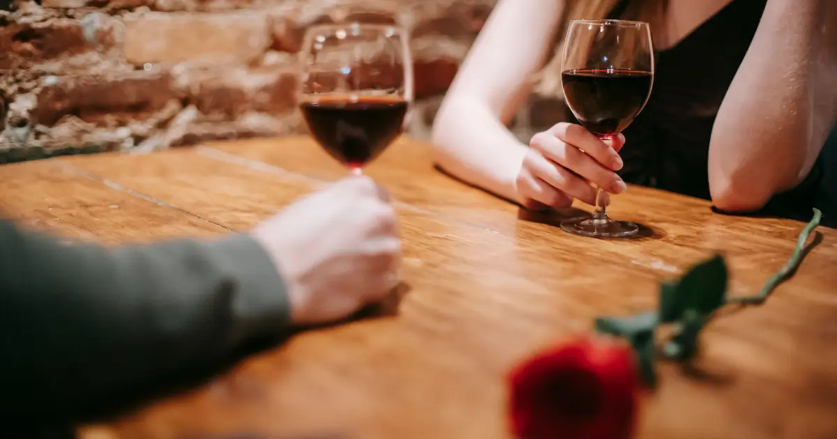 What-To-Talk-About-On-A-First-Date - Mature Singles Finding Love What to Talk About on a First Date